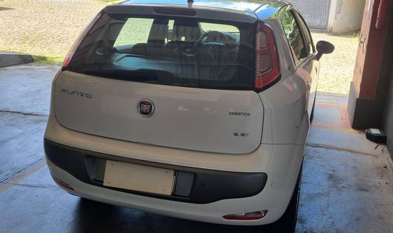 FIAT PUNTO 1.6 ESSENCE 16V FLEX 4P MANUAL FIAT PUNTO 1.6 ESSENCE 16V FLEX 4P MANUAL